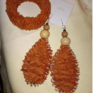 Earrings and bracelet set